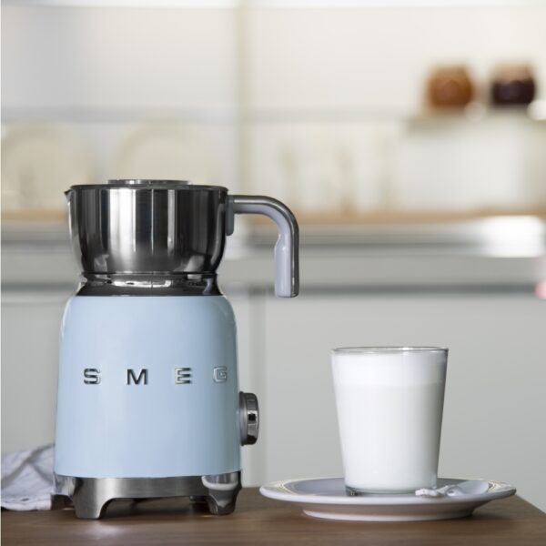 Smeg MFF11PBUK Retro Milk Frother - Image 2